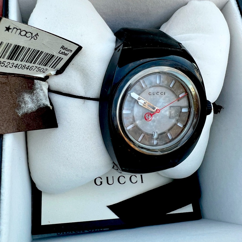 Used Gucci Sync watch. Black. Rubber.